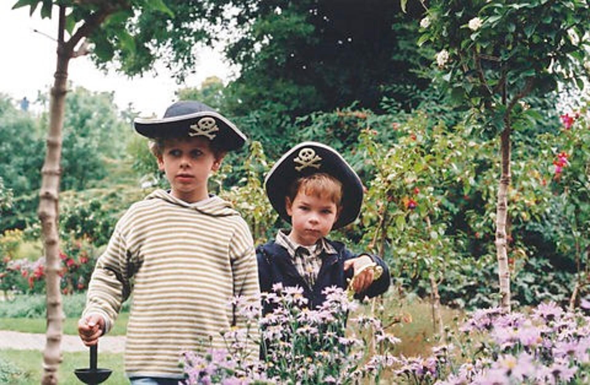 Elefanten & sommerfuglen