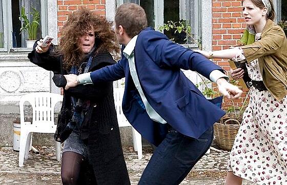 layout image (to proper size of the container)