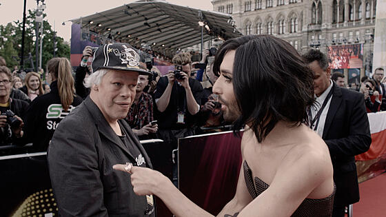 layout image (to proper size of the container)