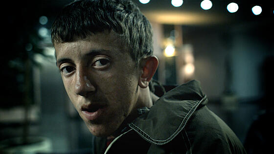 layout image (to proper size of the container)