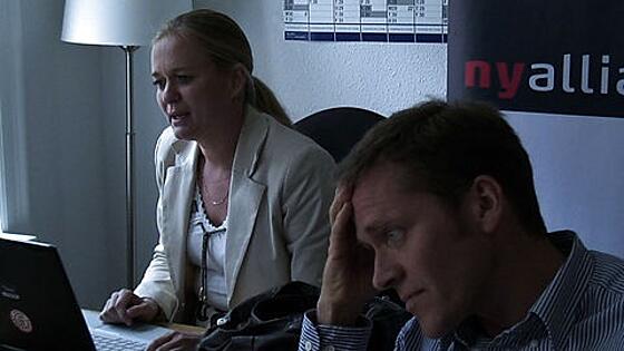 layout image (to proper size of the container)