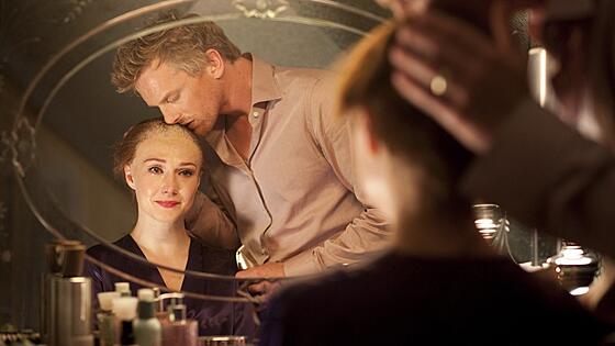 layout image (to proper size of the container)