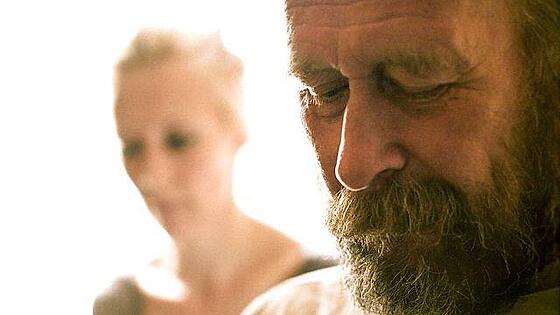 layout image (to proper size of the container)