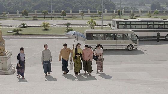 layout image (to proper size of the container)