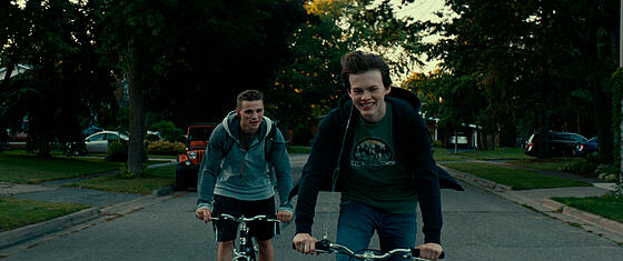 layout image (to proper size of the container)