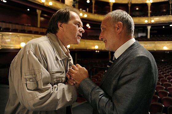 layout image (to proper size of the container)