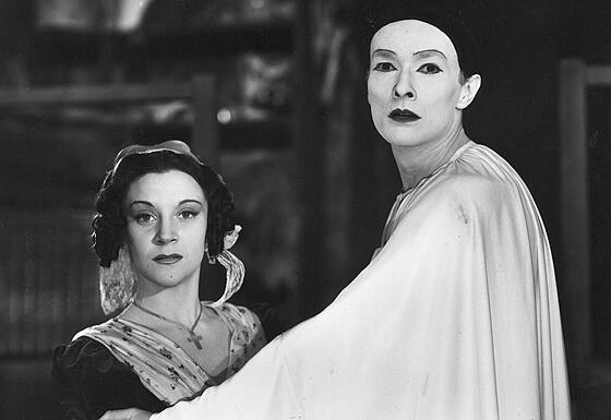 layout image (to proper size of the container)