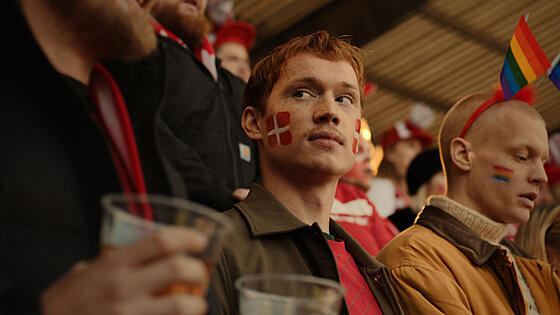 layout image (to proper size of the container)