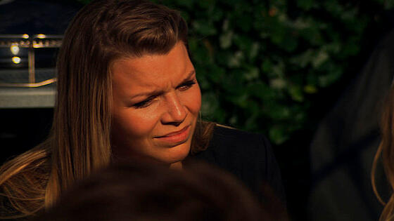 layout image (to proper size of the container)