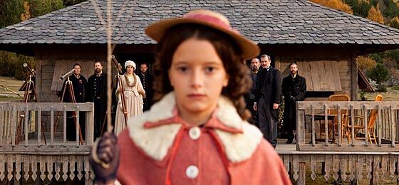 layout image (to proper size of the container)