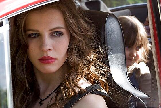 layout image (to proper size of the container)