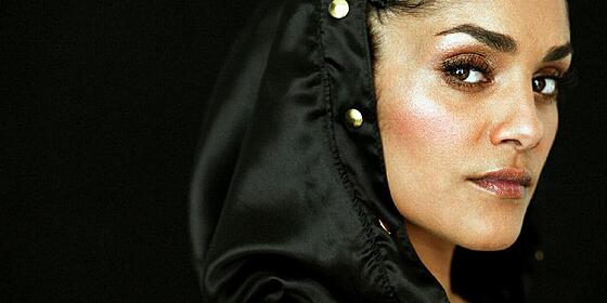 layout image (to proper size of the container)