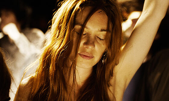 layout image (to proper size of the container)