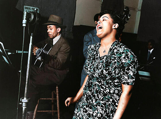 layout image (to proper size of the container)