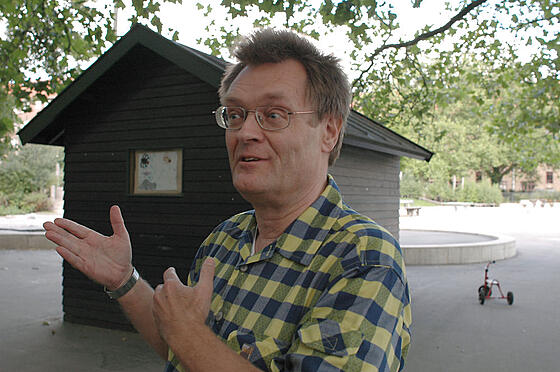 layout image (to proper size of the container)