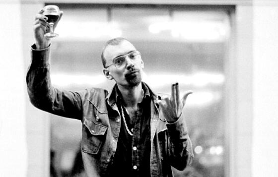 layout image (to proper size of the container)