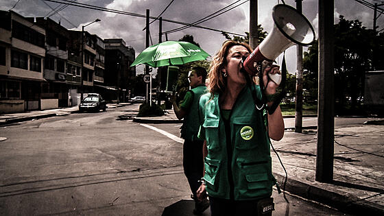 layout image (to proper size of the container)