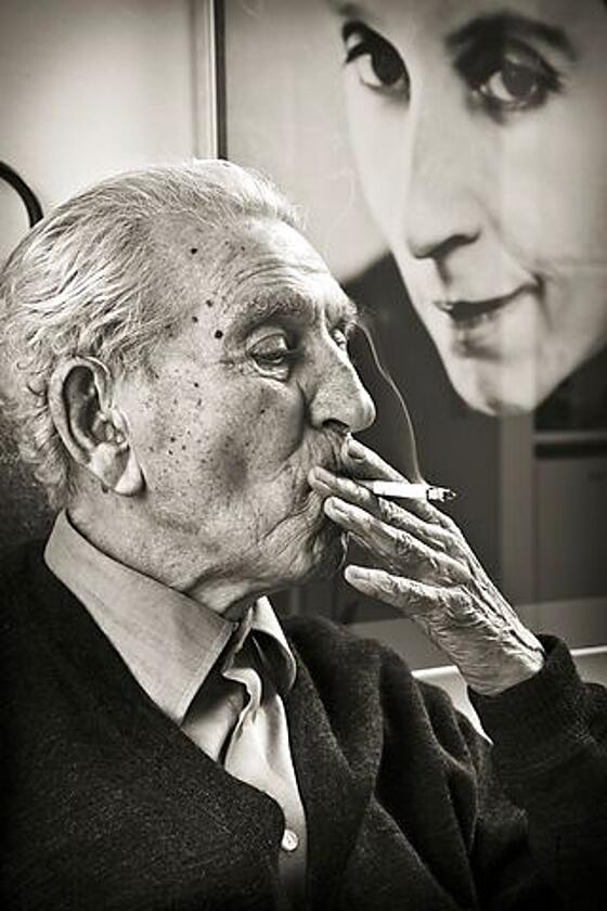 layout image (to proper size of the container)