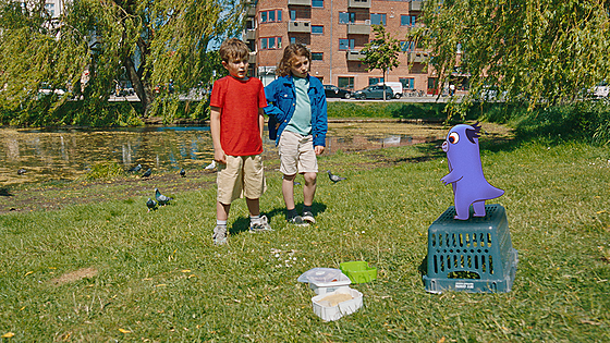 layout image (to proper size of the container)