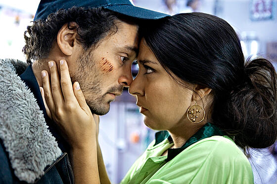 layout image (to proper size of the container)