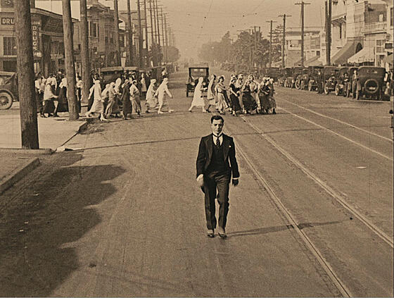 layout image (to proper size of the container)