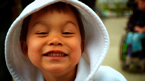 layout image (to proper size of the container)