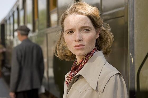 layout image (to proper size of the container)