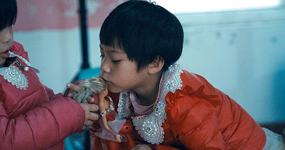 layout image (to proper size of the container)