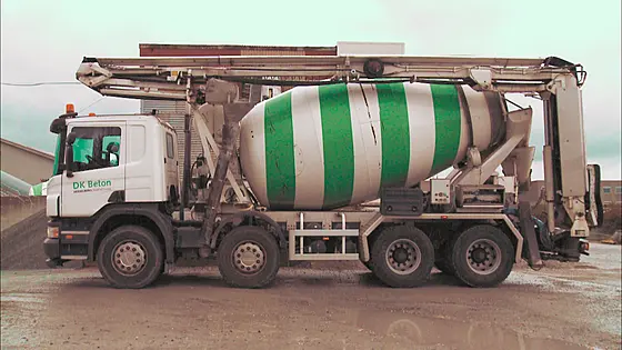 layout image (to proper size of the container)