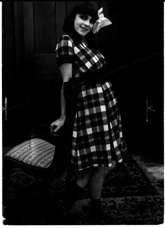 layout image (to proper size of the container)