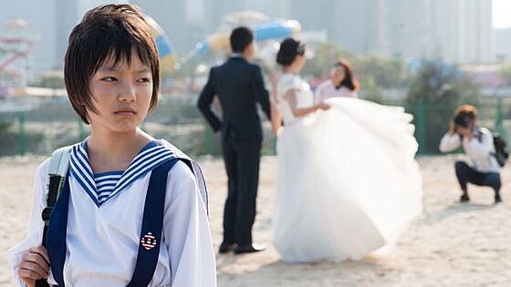 layout image (to proper size of the container)