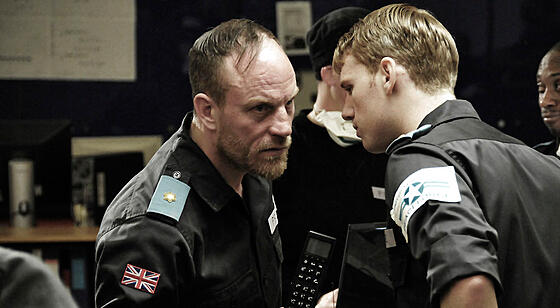 layout image (to proper size of the container)