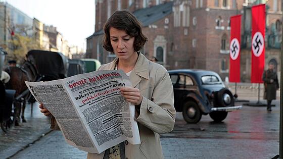 layout image (to proper size of the container)