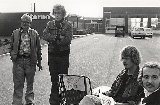 layout image (to proper size of the container)