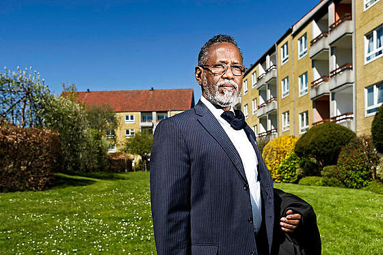 layout image (to proper size of the container)