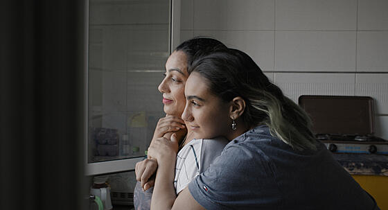 layout image (to proper size of the container)