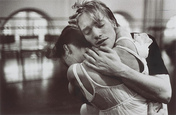 layout image (to proper size of the container)