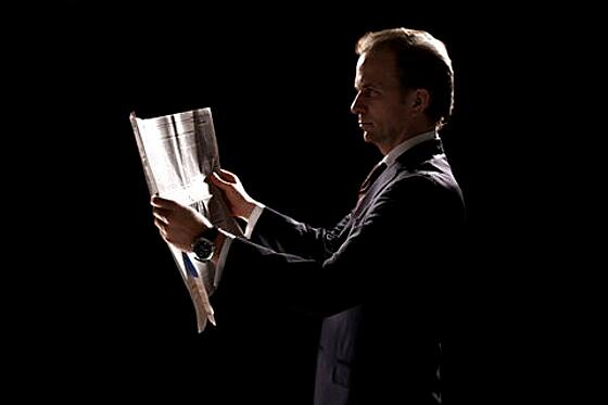 layout image (to proper size of the container)