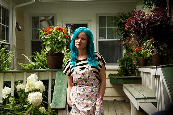 layout image (to proper size of the container)