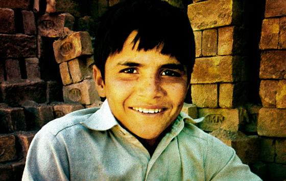 layout image (to proper size of the container)