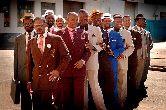 layout image (to proper size of the container)