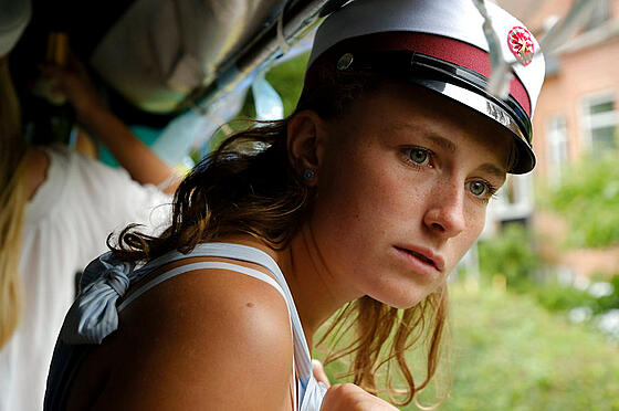 layout image (to proper size of the container)