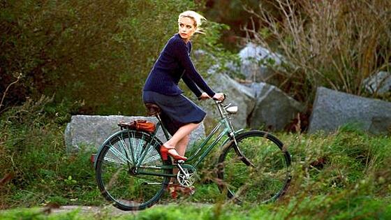 layout image (to proper size of the container)