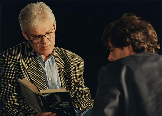 layout image (to proper size of the container)