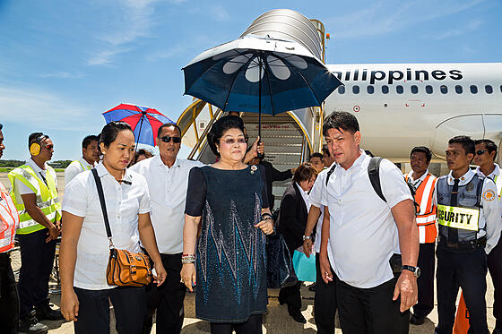 layout image (to proper size of the container)