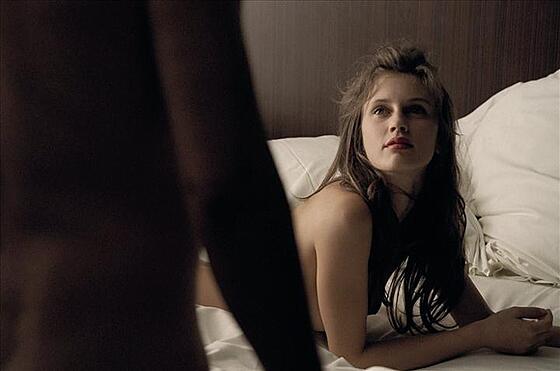 layout image (to proper size of the container)