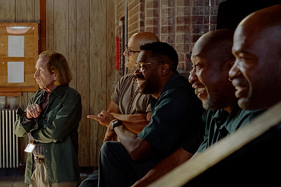 layout image (to proper size of the container)