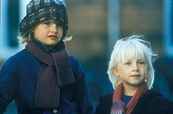 layout image (to proper size of the container)