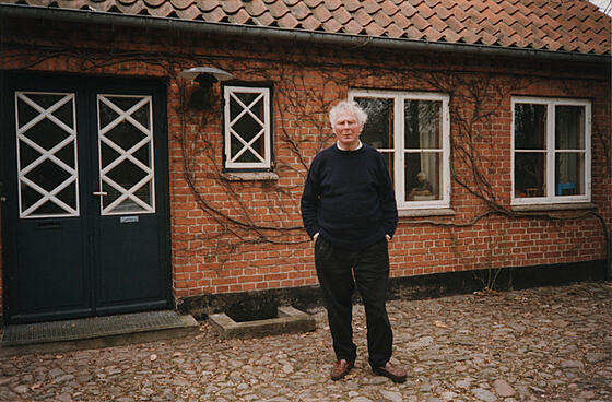 layout image (to proper size of the container)