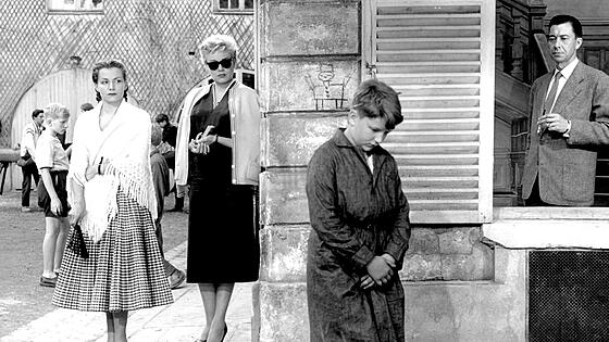 layout image (to proper size of the container)